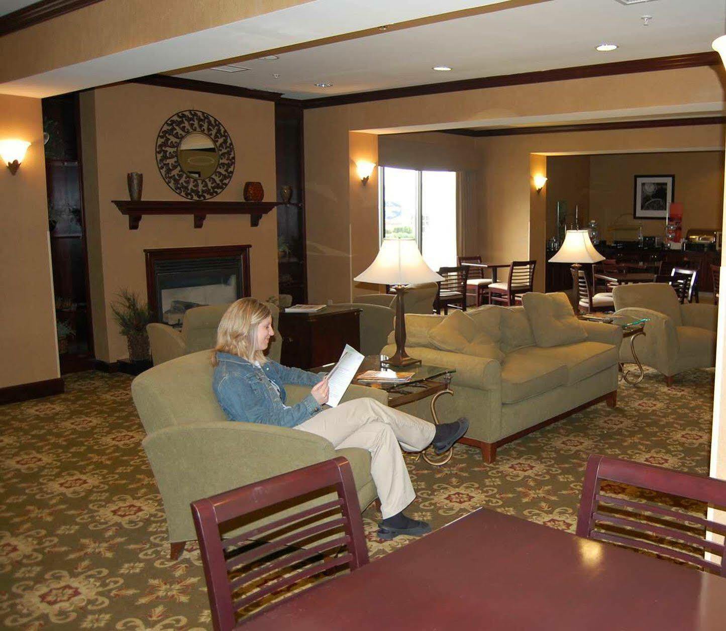 Hampton Inn Stow Exterior foto